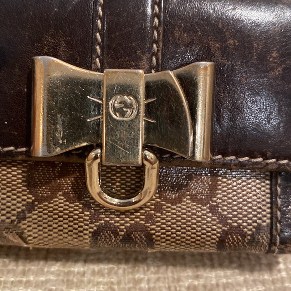 Authentic Gucci Card and key holder - Picture 4 of 14